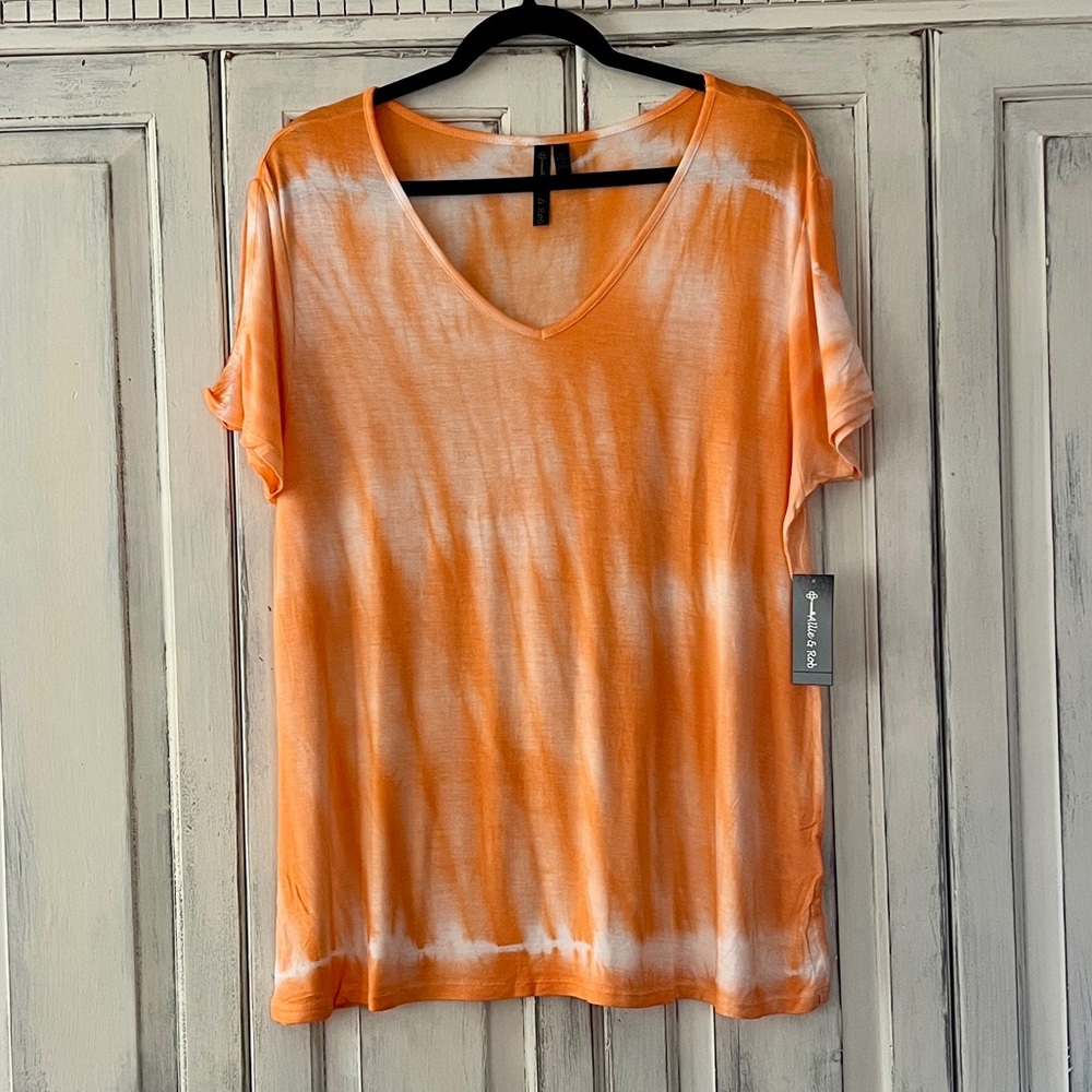 🟠NWT ALLIE & ROB Tie-Dye Split Sleeve V-Neck T-Shirt in Orange/White